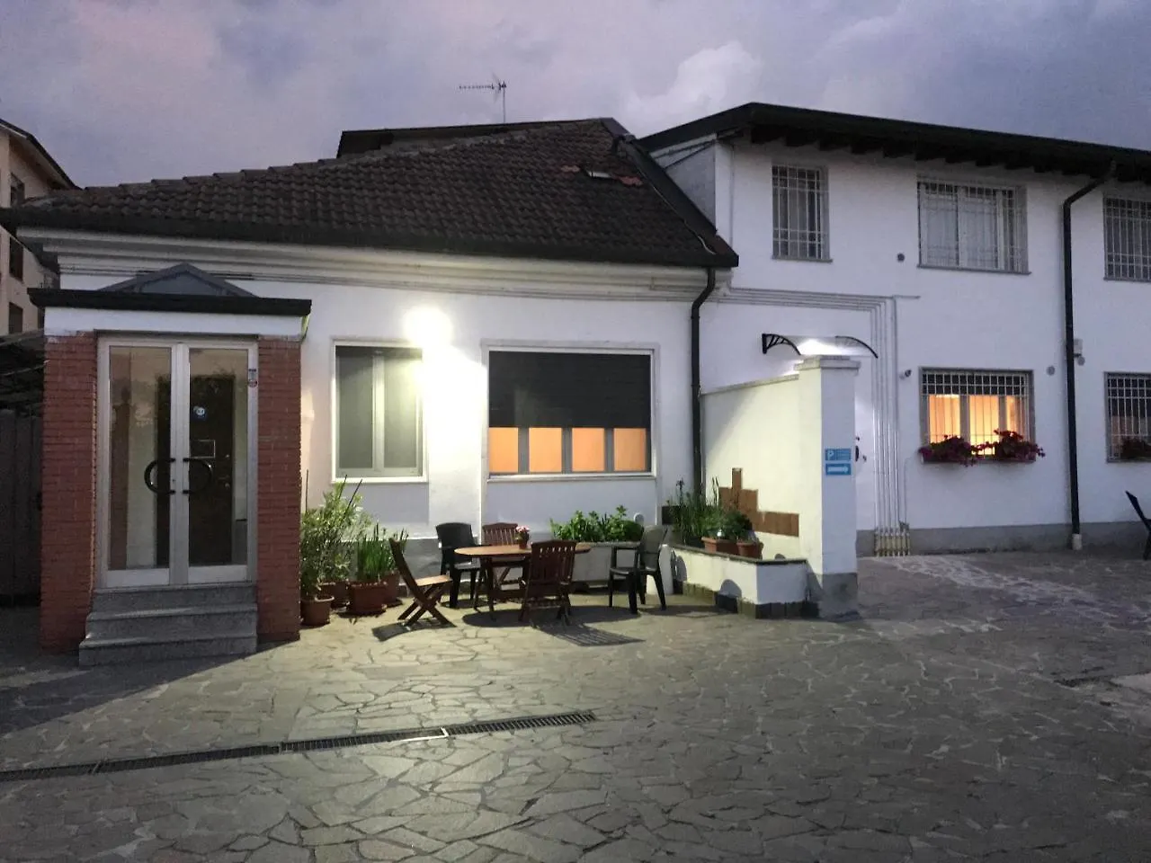 Milano Canal Apartments 0*, Milan Italy